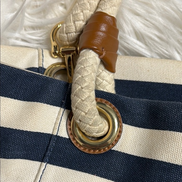 Michael Kors Navy and Cream Tote - Picture 3 of 12